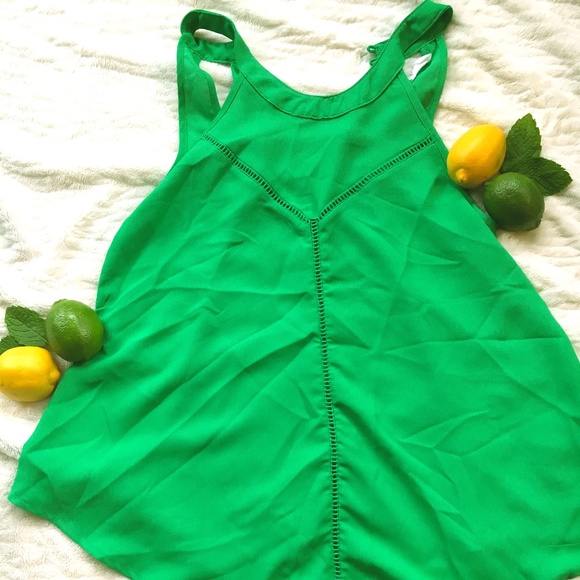Trendy green tank top - Picture 1 of 2